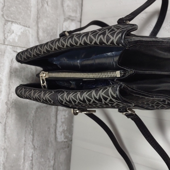 Vintage Michael Kors Signature Jaquard Bag - Picture 8 of 16